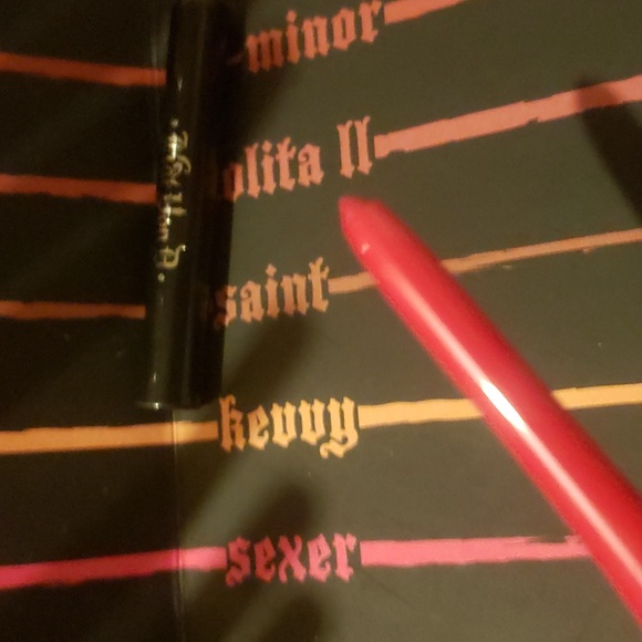 🌟🧚‍♀️X Kat Von D DISCONTINUED Everlasting Lipliner NWOBOX - Picture 8 of 8
